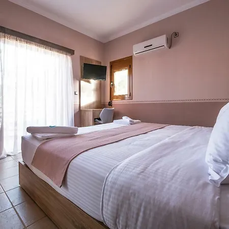 Cyrenia モネンバシア