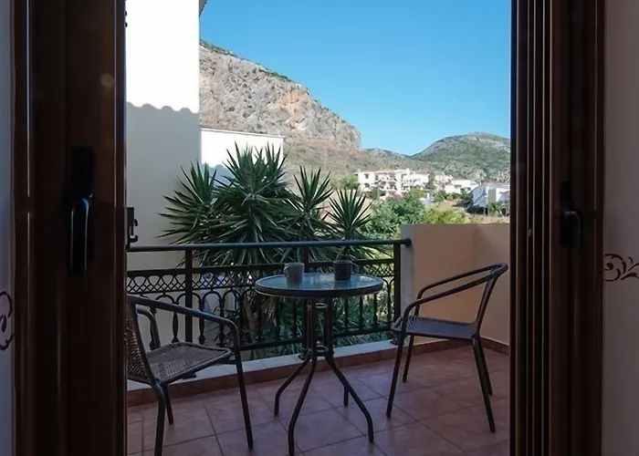 Cyrenia Πανσιόν 3*