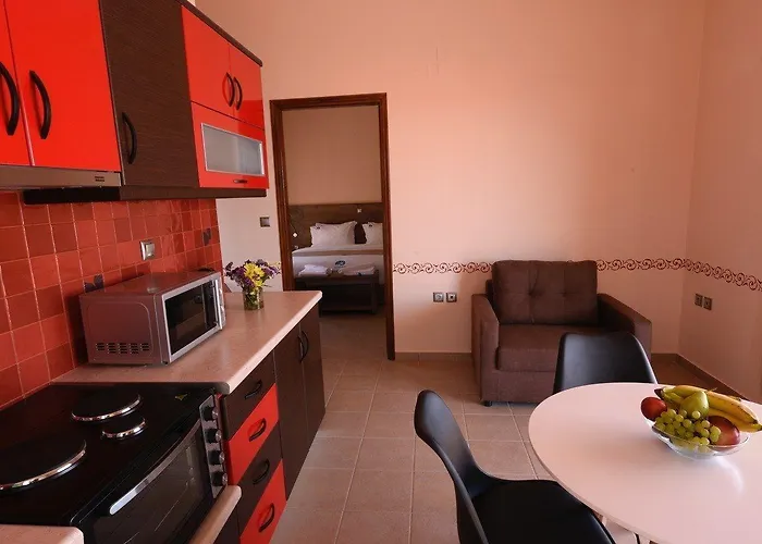 Cyrenia Πανσιόν 3*