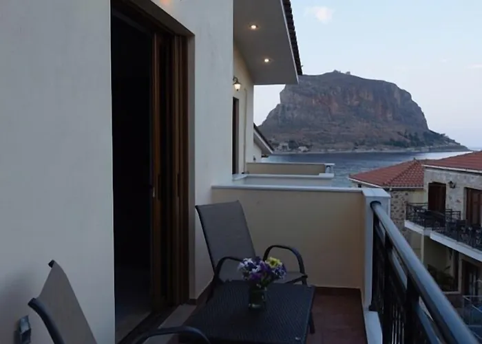 Πανσιόν Cyrenia 3*