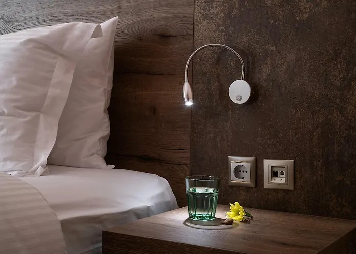 Cyrenia Μονεμβασιά