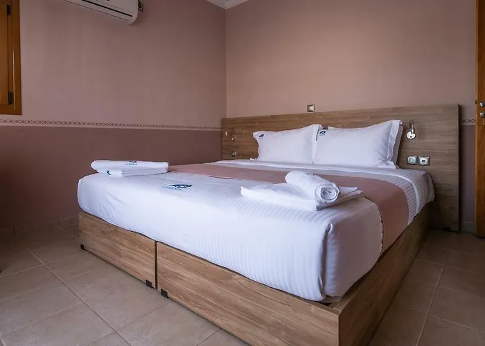 Cyrenia Πανσιόν